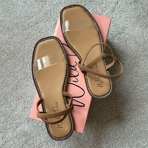 NEW w/box Wild Pair flat sandals!